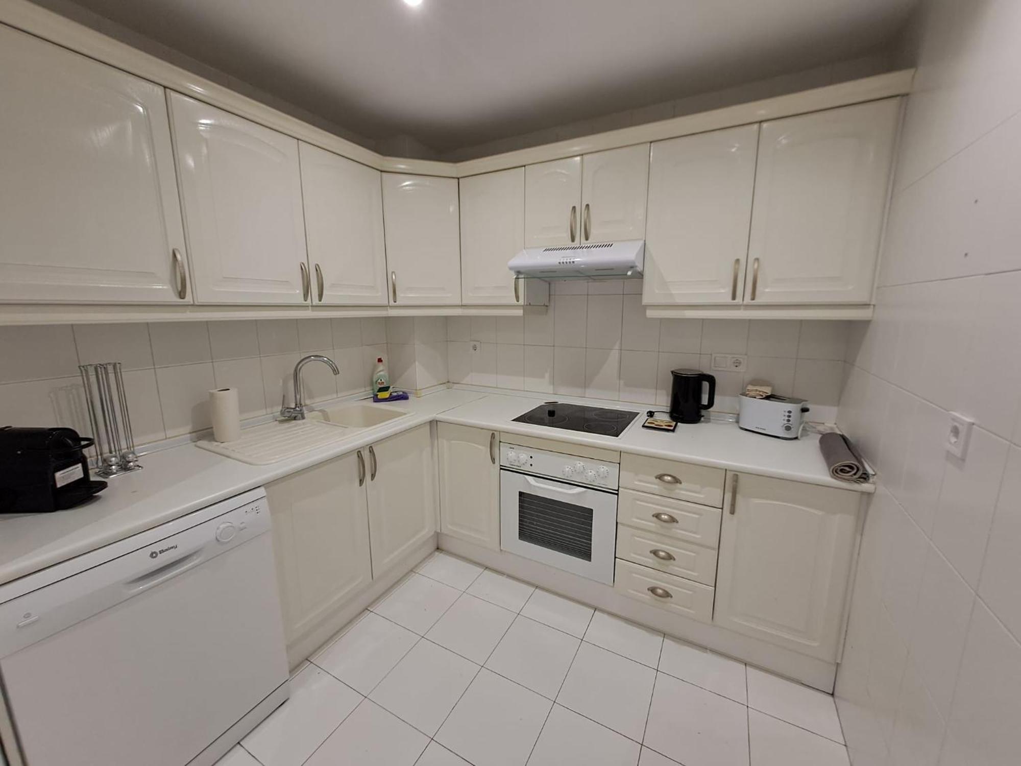 Luminous In Playas Del Duque , Puerto Banus By Holidays & Apartamento