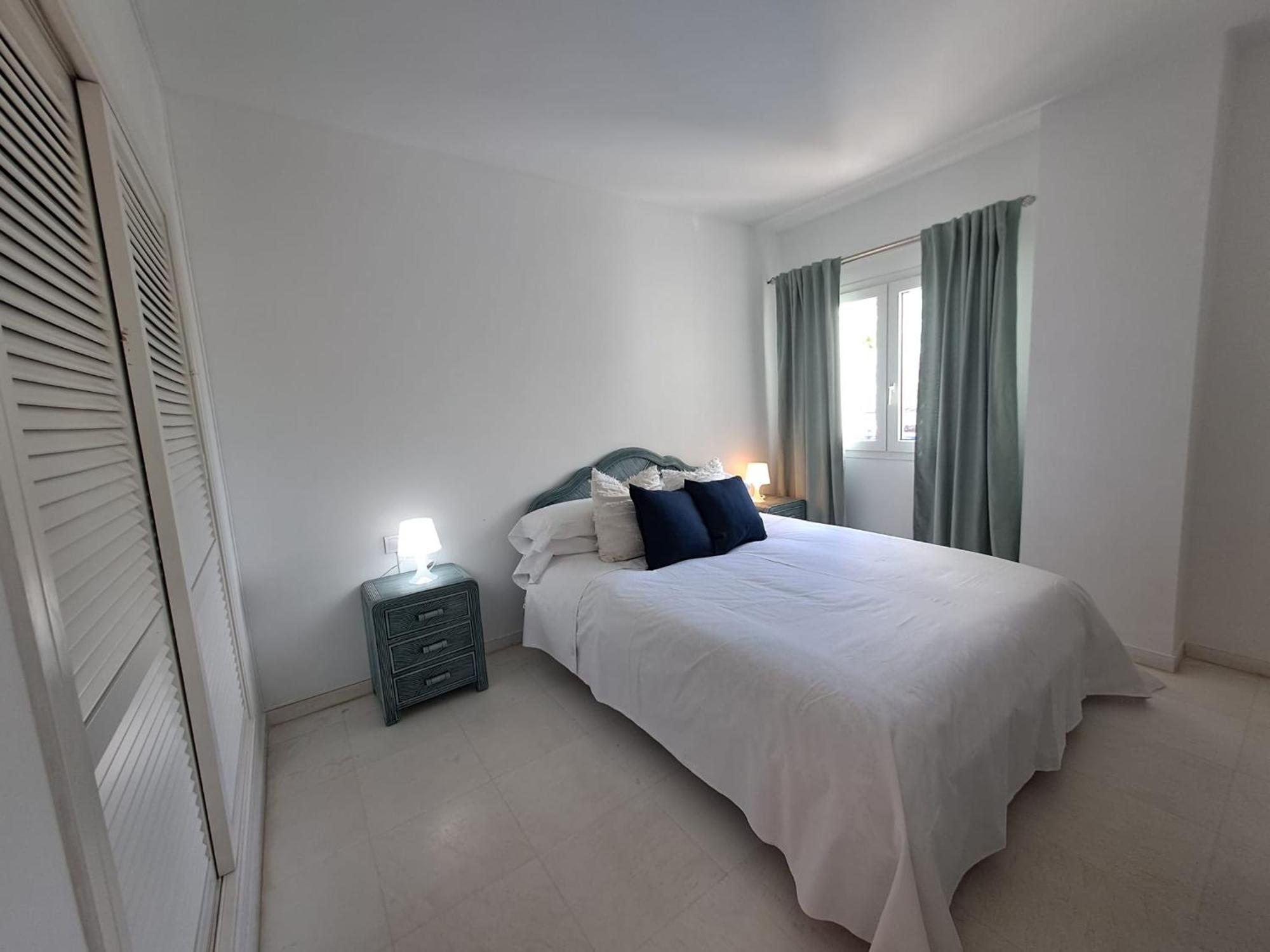 Luminous In Playas Del Duque , Puerto Banus By Holidays & Apartamento