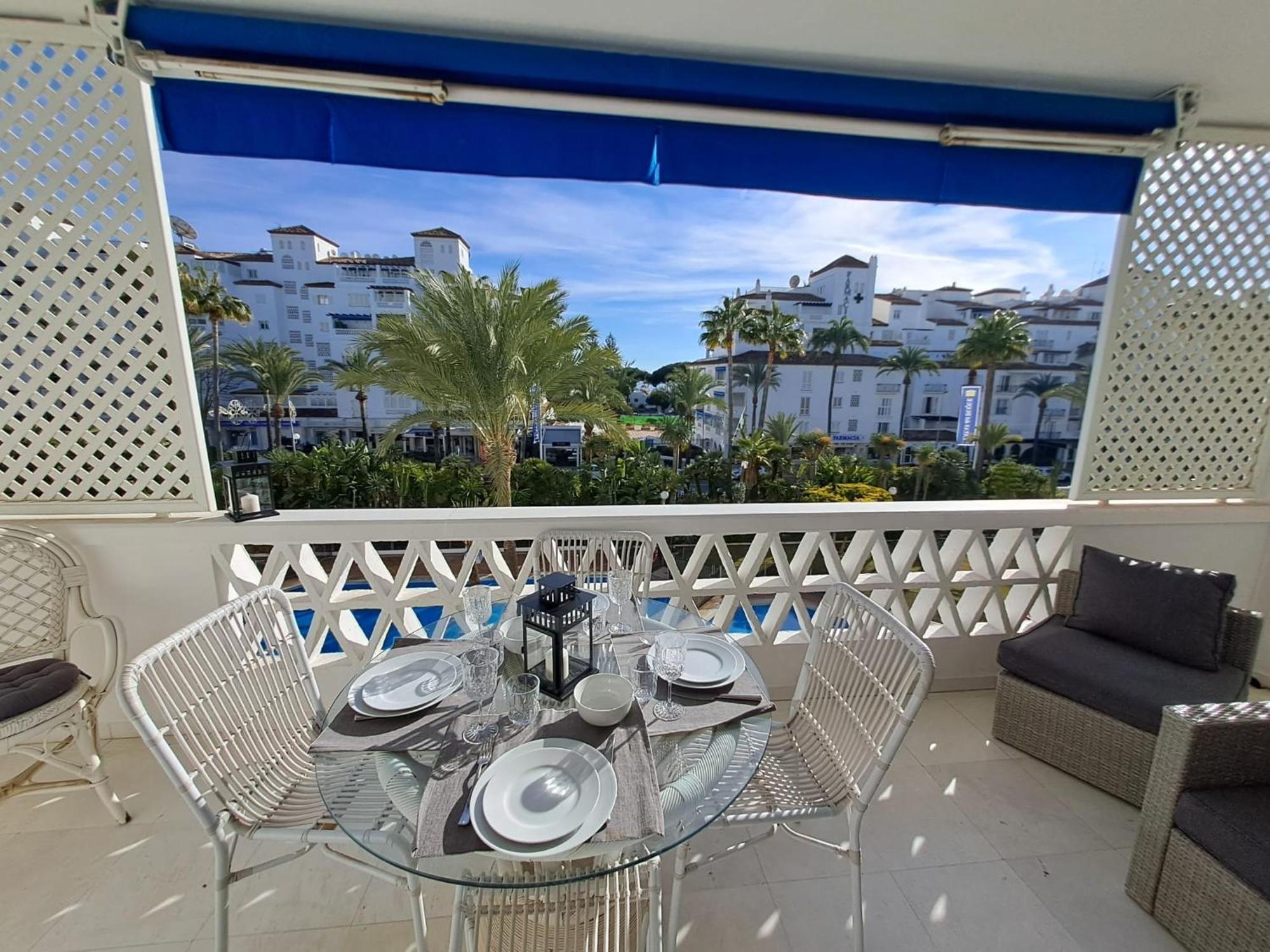 Apartamento Luminous In Playas Del Duque , Puerto Banus By Holidays & Marbella